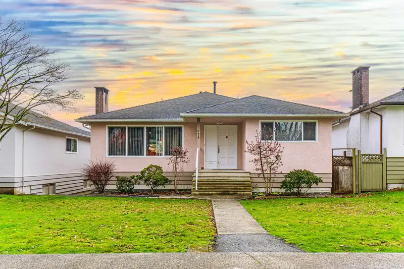 578 W 59TH AVENUE - photo 1 of 31