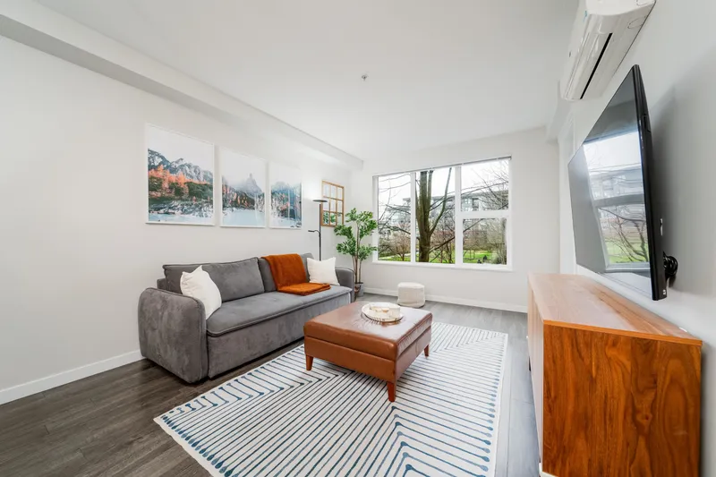 218 9399 ALEXANDRA ROAD - photo 4 of 25