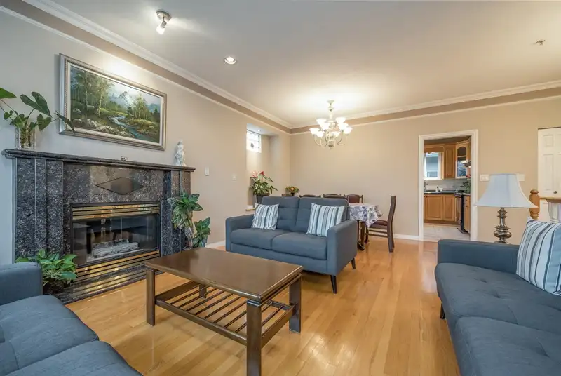1233 RUPERT STREET - photo 3 of 27