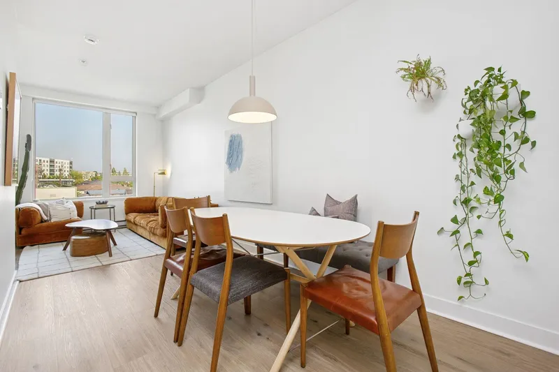 308 688 E 17TH AVENUE - photo 1 of 15