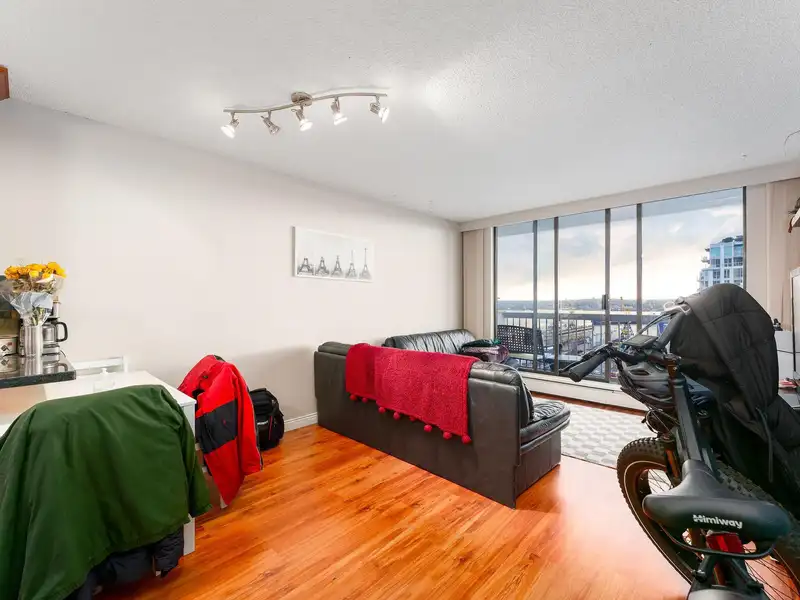 1108 145 ST GEORGES AVENUE - photo 4 of 31