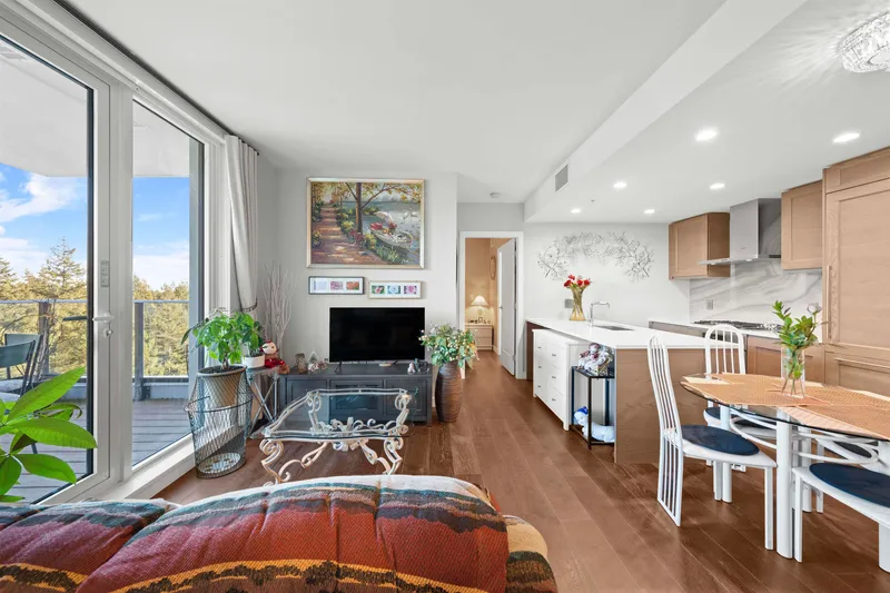 1905 5629 BIRNEY AVENUE - photo 2 of 25