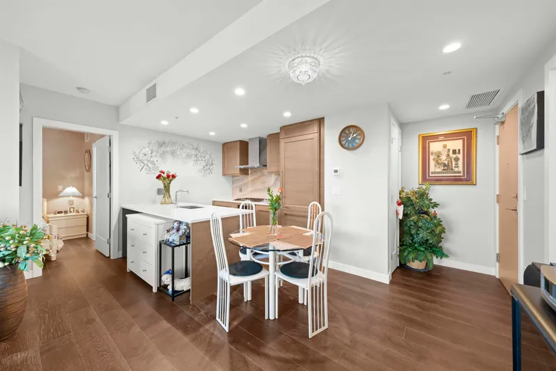 1905 5629 BIRNEY AVENUE - photo 3 of 25