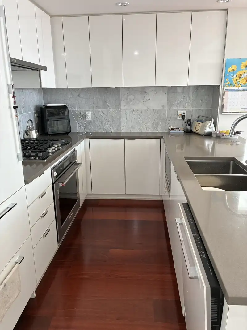 1103 5883 BARKER AVENUE - photo 2 of 15