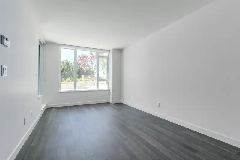 601 7468 LANSDOWNE ROAD - photo 3 of 13