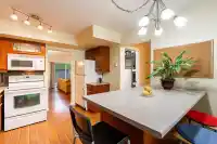 1 10900 SPRINGMONT DRIVE - thumbnail 3