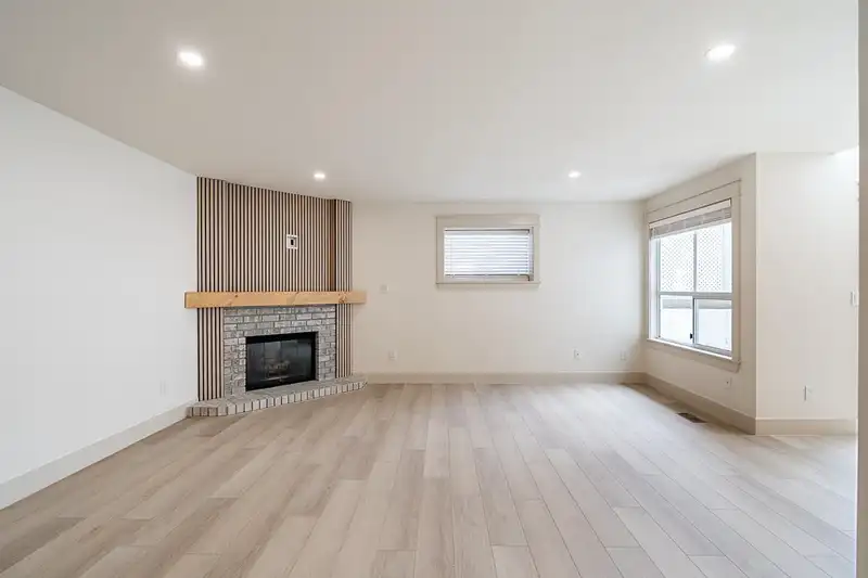 1304 21937 48 AVENUE - photo 2 of 25
