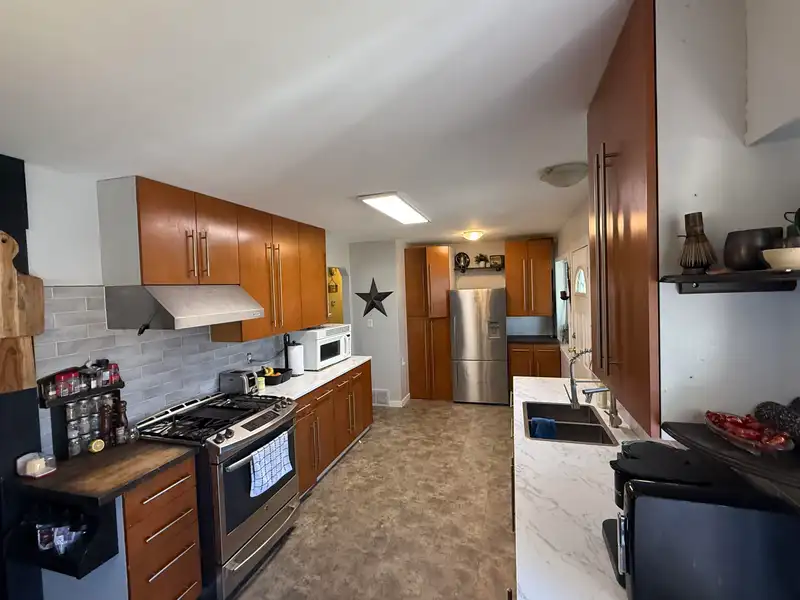 7307 116 STREET - photo 4 of 6