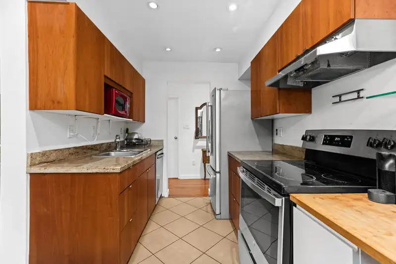 109 1855 NELSON STREET - photo 3 of 29