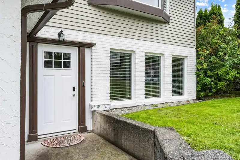 34768 CHANTRELL PLACE - photo 3 of 38