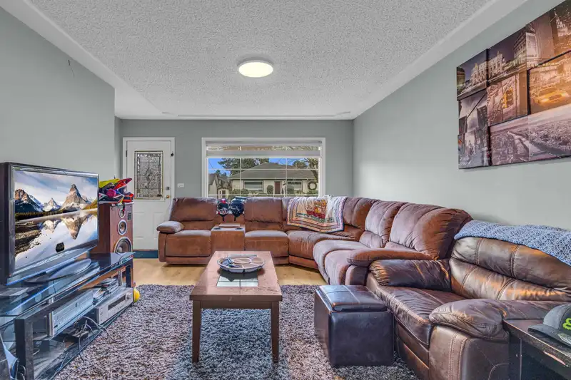 9433 MENZIES STREET - photo 4 of 15