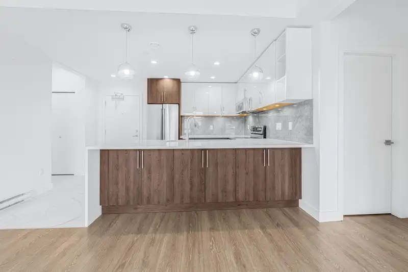 304 11703 FRASER STREET - photo 2 of 28