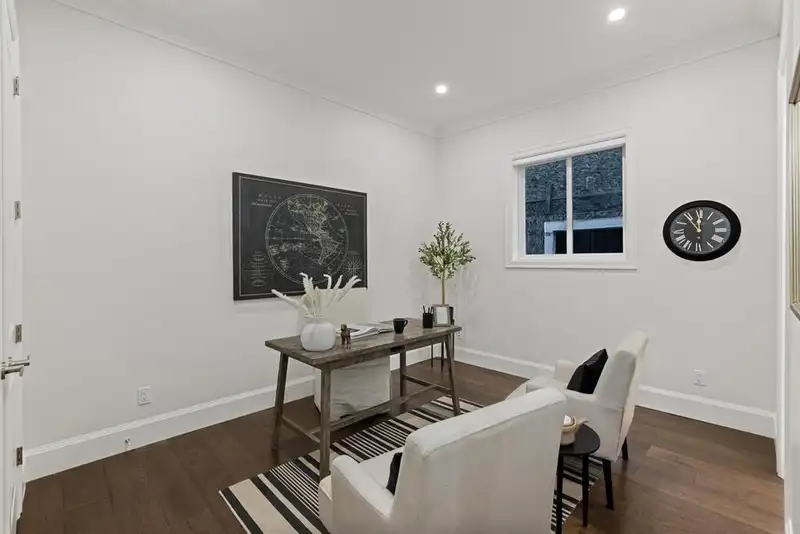 6149 164A STREET - photo 4 of 39