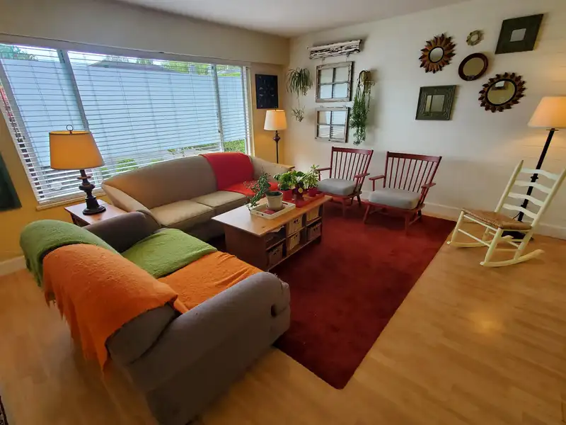 5499 CHESTNUT CRESCENT - photo 4 of 39