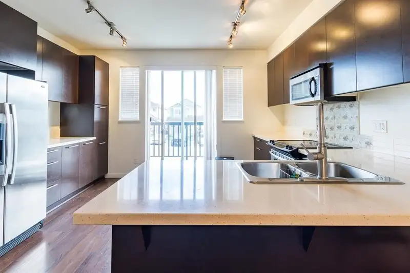 62 7238 189 STREET - photo 4 of 17