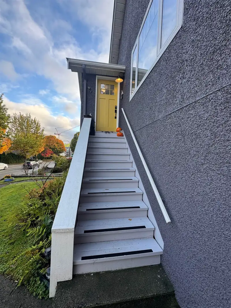 1652 E 33RD AVENUE - photo 4 of 40