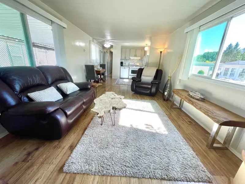 85 1840 160 STREET - photo 3 of 32