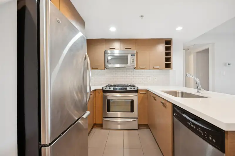 511 8033 SABA ROAD - photo 4 of 19