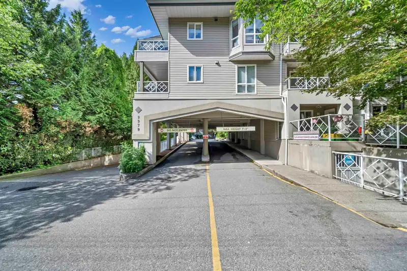 430 9979 140 STREET - photo 3 of 23