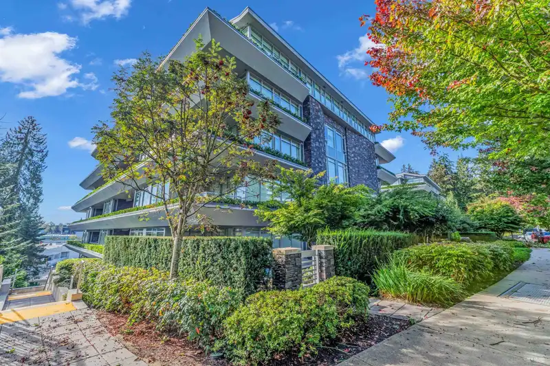 401 866 ARTHUR ERICKSON PLACE - photo 3 of 38