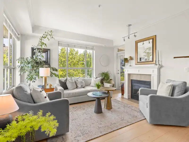 303 15357 17A AVENUE - photo 4 of 37