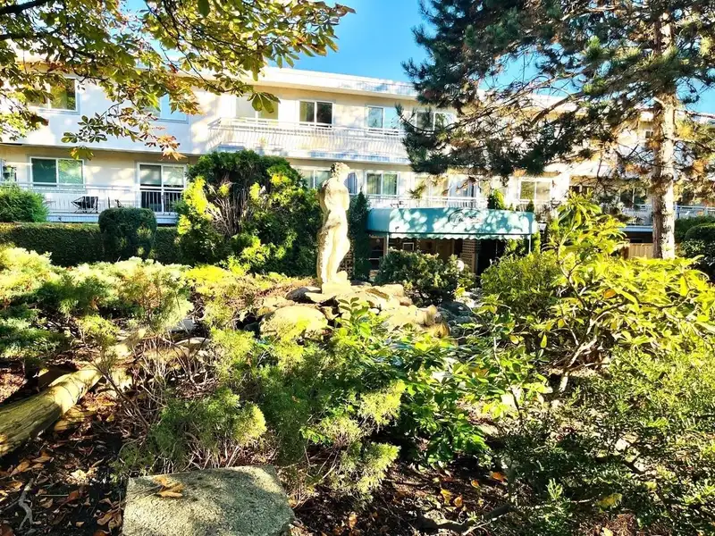 233 711 E 6TH AVENUE - photo 1 of 19