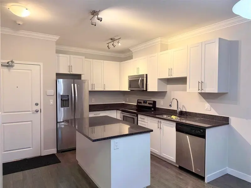 105 11580 223 STREET - photo 2 of 10