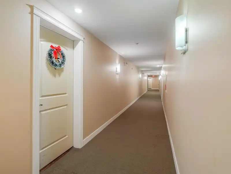 315 11935 BURNETT STREET - photo 2 of 32