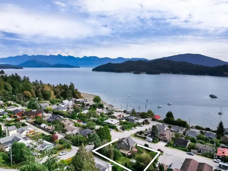 589 SEAVIEW ROAD - photo 1 of 40