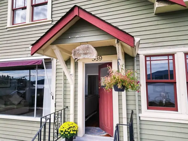 589 SEAVIEW ROAD - photo 4 of 40
