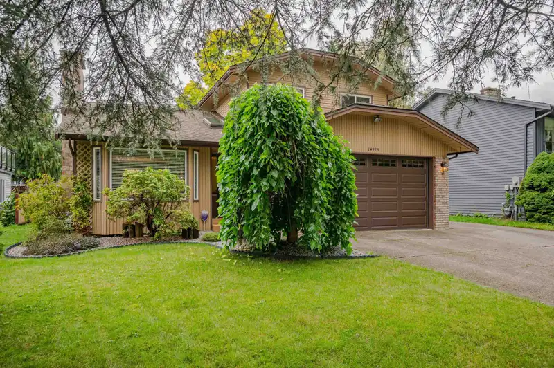 14923 94 AVENUE - photo 3 of 40