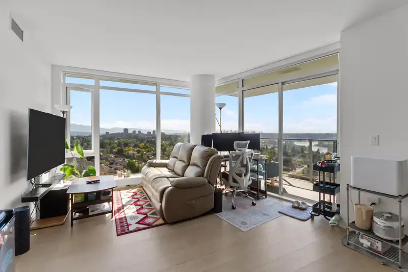 1708 7769 PARK CRESCENT - photo 3 of 20
