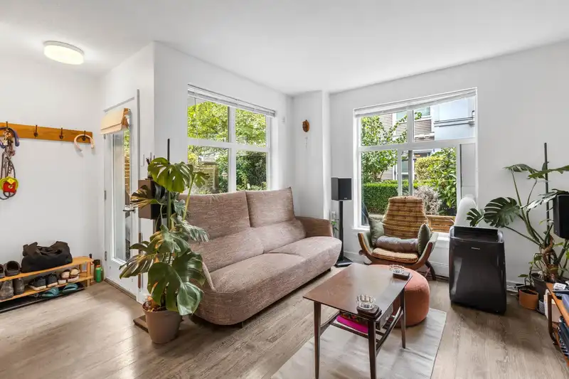 302 618 LANGSIDE AVENUE - photo 4 of 40