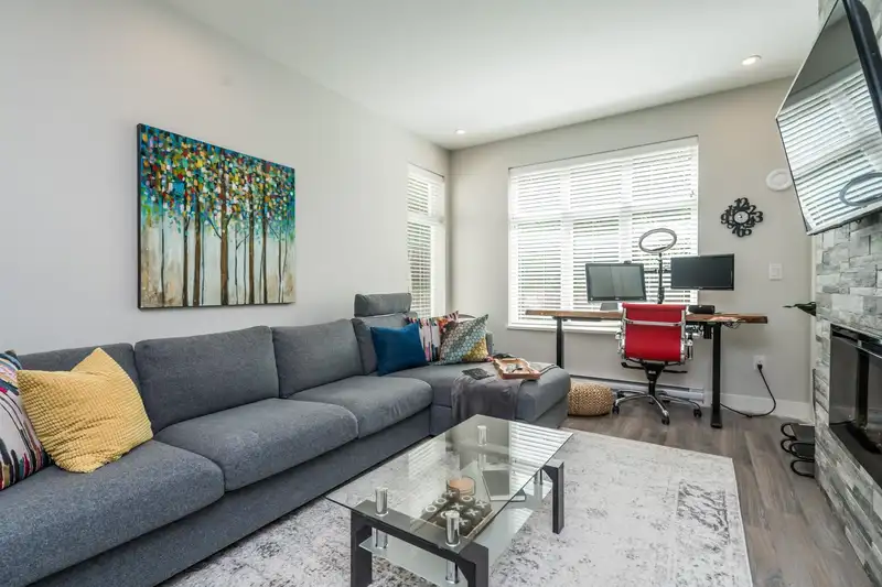 102 15436 31 AVENUE - photo 4 of 39
