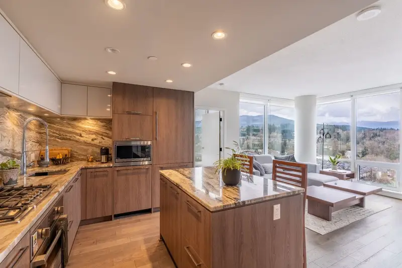 1702 680 SEYLYNN CRESCENT - photo 1 of 25