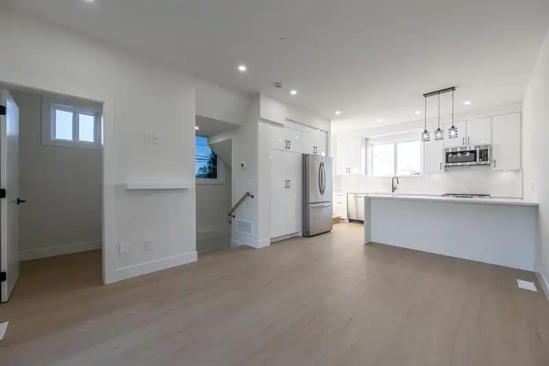 B 7533 WREN STREET - photo 2 of 22