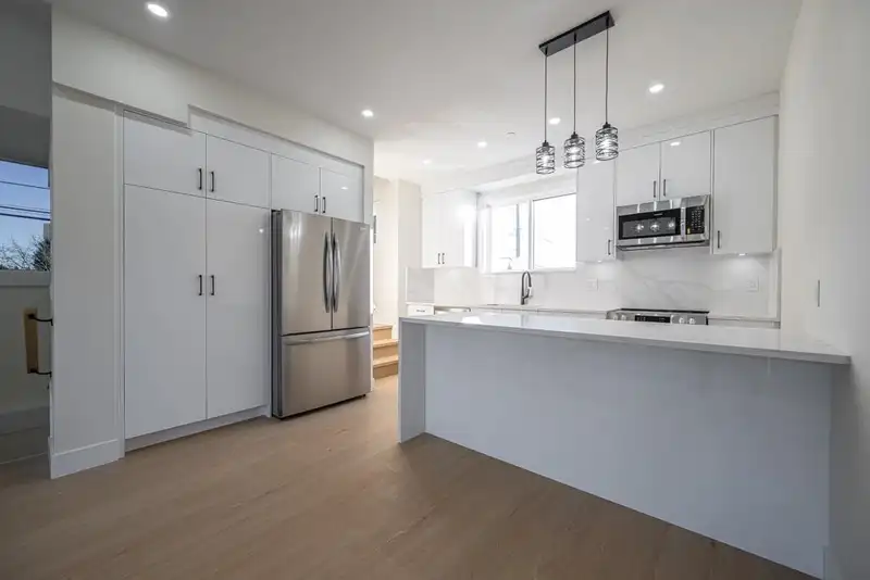 B 7533 WREN STREET - photo 3 of 22