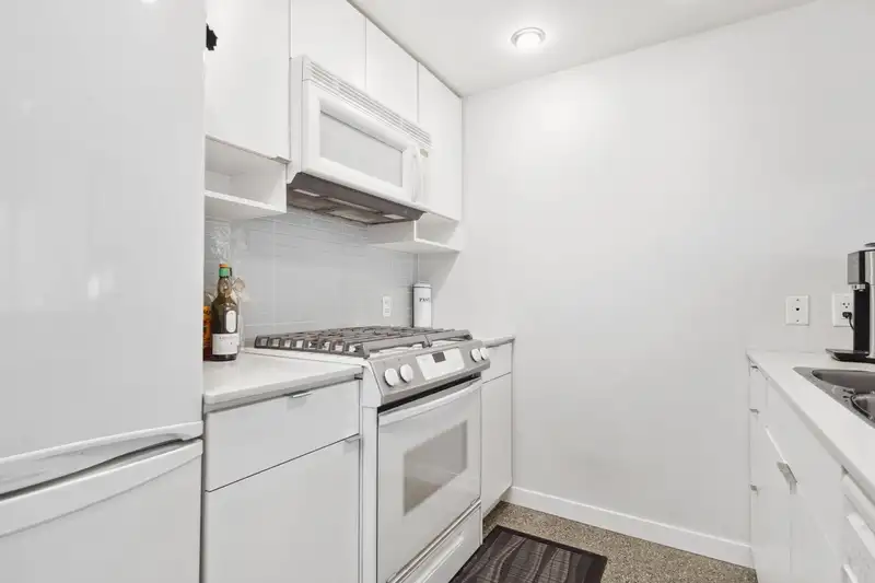 1203 939 EXPO BOULEVARD - photo 3 of 20
