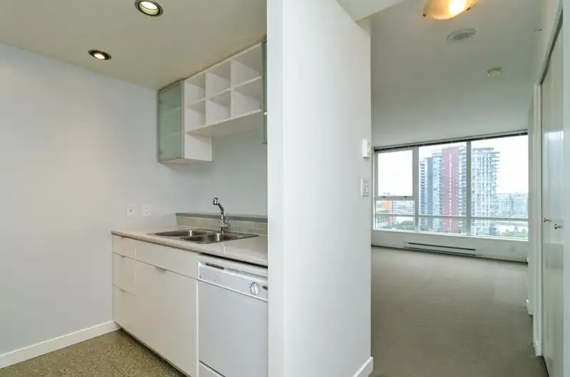 1203 939 EXPO BOULEVARD - photo 4 of 20