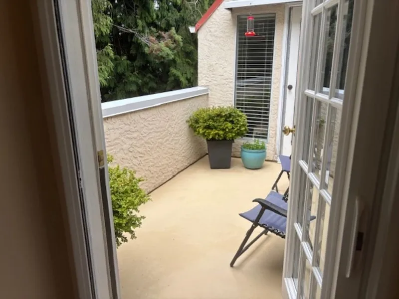 327 1441 GARDEN PLACE - photo 4 of 15