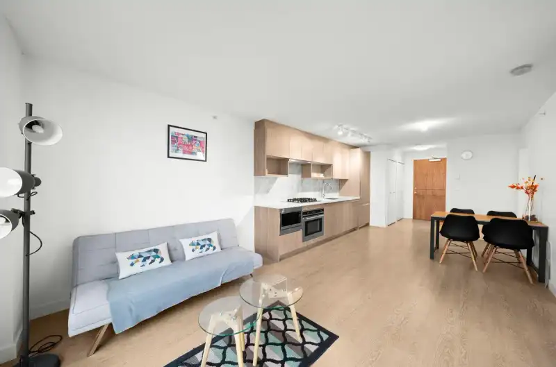 3209 13696 100 AVENUE - photo 1 of 40