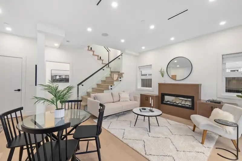 2 736 E 32ND AVENUE - photo 4 of 32