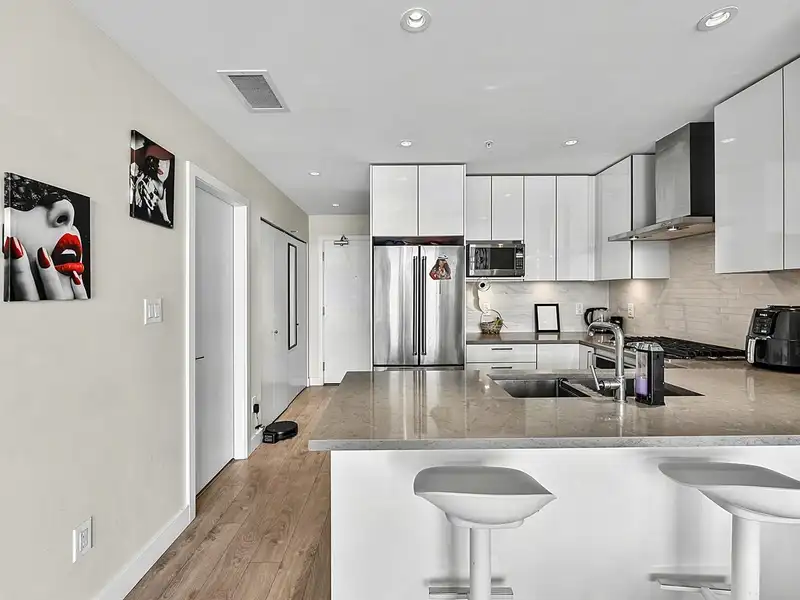 3903 1788 GILMORE AVENUE - photo 3 of 19