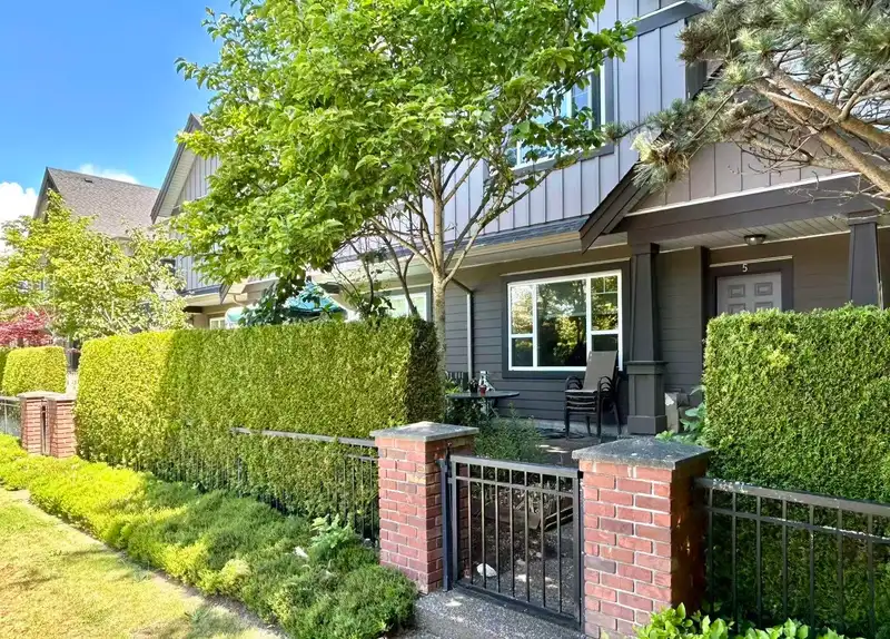 5 9699 SILLS AVENUE - photo 1 of 25
