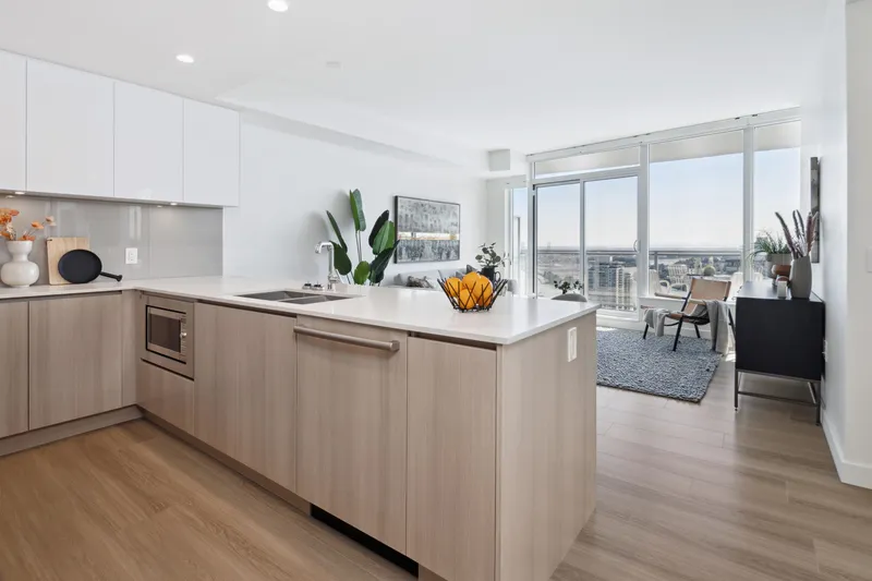 2501 618 CARNARVON STREET - photo 2 of 25