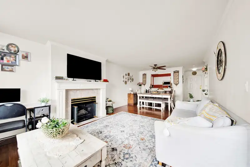 102 9765 140 STREET - photo 4 of 33