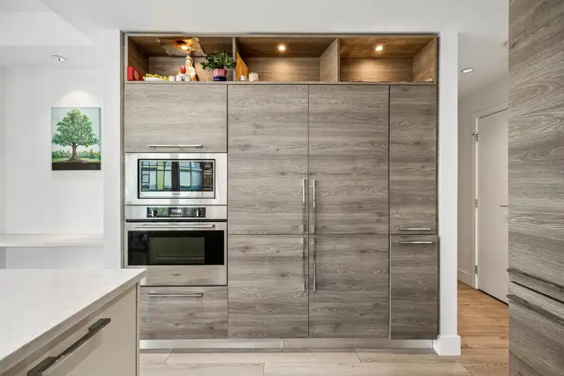 1402 7388 KINGSWAY - photo 3 of 25