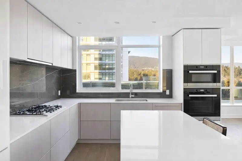 1401 1675 LIONS GATE - photo 3 of 17