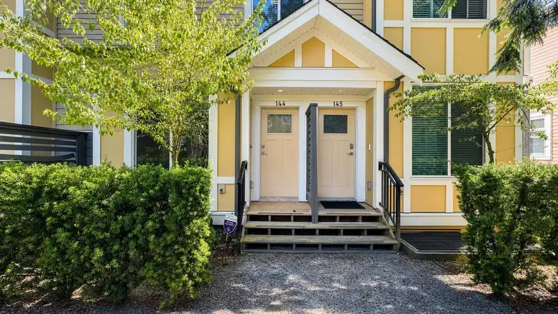 144 9718 161A STREET - photo 2 of 16