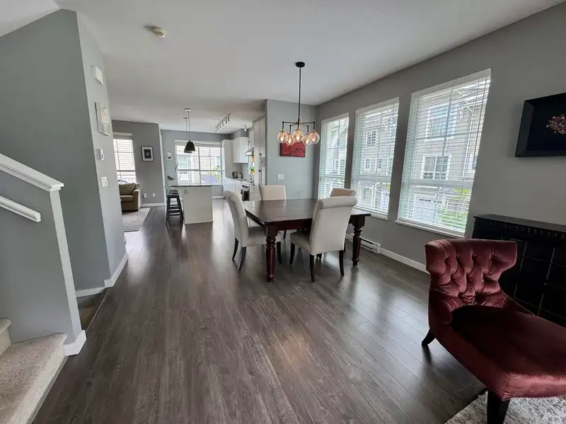 47 5551 ADMIRAL WAY - photo 3 of 40